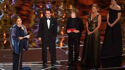 La ingeniera iraní Anousheh Ansari recibe el premio en lugar de Asghar Farhadi.