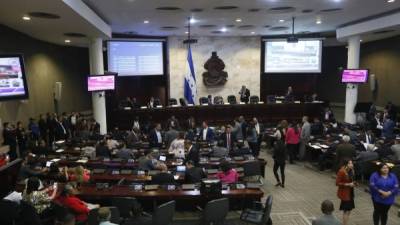 Diputados inician discusión del dictamen de la Ley Especial para la Selección y Nombramiento de Autoridades Electorales.