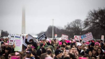 Los organizadores prevén la asistencia de unas 250.000 personas, convocadas en defensa de la diversidad, la igualdad y los derechos de las mujeres que ven amenazados con el nuevo presidente de EE.UU., Donald Trump. EFE