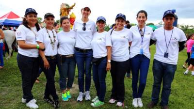 Organizadores. El comité de voluntarias le invitan.