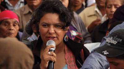 Organizaciones y familiares de Berta Cáceres exigen que el crimen no quede impune y que se agoten todas las investigaciones para determinar quiénes la asesinaron. Cáceres en foto.