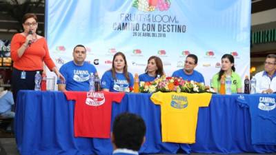 Elisa Pineda, Edgardo Toro, Wiladina Chang, Diana Faraj, Edward Bardales, Laura Elvir y Carlos Caballero, representantes de los organizadores del evento.