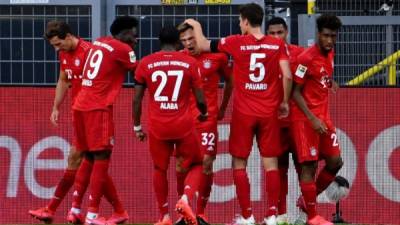 El Bayern Múnich sacó un valioso triunfo en campo del Dortmund. Foto AFP.