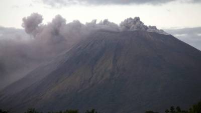 El volcán San Cristóbal, ubicado en Chinandega, a 135 kilómetros al noroeste de Managua (Nicaragua). EFE/Archivo