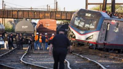El tren regional de Amtrak número 188 que hacía la ruta del noreste llevaba 238 pasajeros y 5 miembros de tripulación cuando siete de sus vagones descarrilaron en la sección de Port Richmond de Filadelfia.EFE