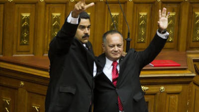 El presidente de Venezuela, Nicolás Maduro, afirmó que con el voto favorable registrado hoy en la Asamblea Nacional en la primera de las dos votaciones necesarias para aprobar la Ley Habilitante para otorgarle poderes especiales no le parará nadie. EFE