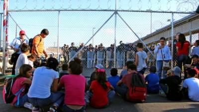 Reducción. La cantidad de migrantes centroamericanos ha disminuido en la frontera entre Estados Unidos y México.