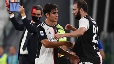 Paulo Dybala fue reemplazado por lesión por Gonzalo Higuáin en el Juve vs Sampdoria. Foto AFP.