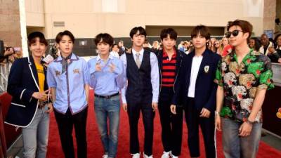 Los integrantes de la agrupación de KPop 'BTS' ya están en la red carpet de los Billboard Music Awards 2018.