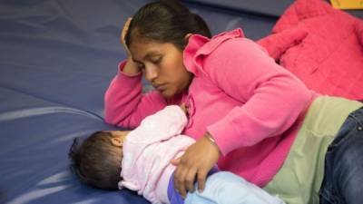 Más de 1,000 padres separados de sus hijos en la frontera cuentan con una orden de deportación./AFP.