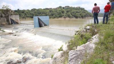 Juan Orlando Hernández afirma que la sequía que afectará este año a Honduras es dramática y que probablemente se está hablando de algo muy superior en términos de falta de agua.