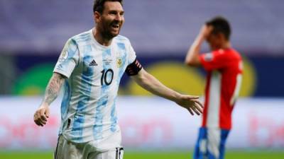 Messi no pudo anotar en esta ocasión en el choque ante los paraguayos. Foto EFE.