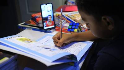 Los menores seguirán con educación virtual.