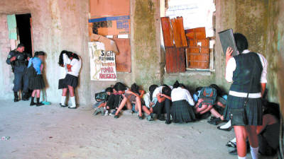 En el grupo de menores había varias estudiantes de distintos colegios capitalinos.