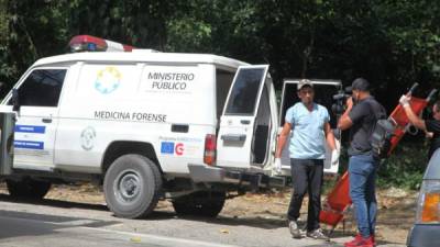 El cuerpo llevaba varias horas en el lugar.