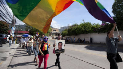 Los dirigentes de la comunidad homosexual exigieron también que 'se profundice' en la investigación del caso del activista de derechos humanos Walter Trochez, quien fue asesinado el 13 de diciembre de 2009.