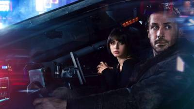 Ana de Armas y Ryan Gosling en una escena de 'Blade Runner 2049'.