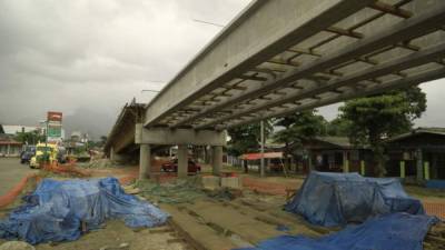 Algunas obras deben ser terminadas, como el puente de la segunda calle, pero otras tendrán que esperar. Foto: Yoseph Amaya.