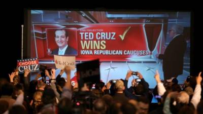 Simpatizantes de Ted Cruz celebran el triunfo de Iowa.