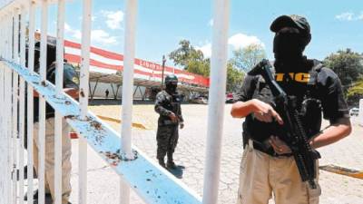 Reclamo. Los liberales están decididos a defender su edificio.