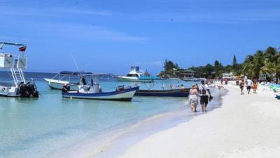 La isla de Roatán sigue siendo uno de los principales destinos turísticos de Honduras en el Caribe.