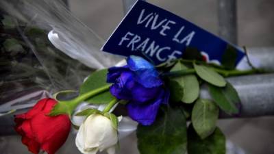 Un último informe indica que hubo 84 muertos en el atentado en Francia, entre ellos dos niños.