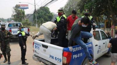 Al menos 100 personas han sido detenidos por no atender el toque de queda para frenar el coronavirus.