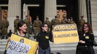 La Corte Suprema de Chile rebajó de 26 a 18 años la condena de prisión dictada contra un hombre que arrancó los ojos a su mujer en la ciudad de Coyhaique.Foto EFE/Mario Ruiz