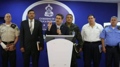 El presidente hondureño Juan Orlando Hernández hizo el anuncio en conferencia de prensa.
