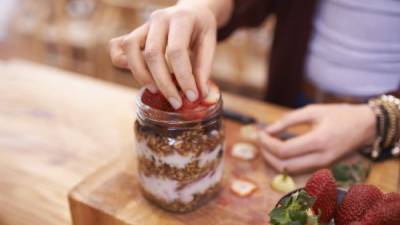 Las dietas sana mantiene un equilibrio entre las necesidades de energía y su consumo.