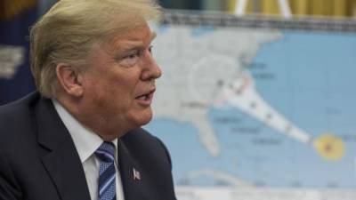 Trump protagoniza una nueva polémica al rechazar el balance oficial de víctimas en Puerto Rico por el huracán María./AFP.