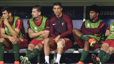 Cristiano Ronaldo vio desde el banquillo el final de la Eurocopa que su equipo ganó ante Francia.