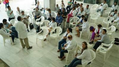 Los médicos del hospital Mario Rivas continuaron ayer con las asambleas informativas.