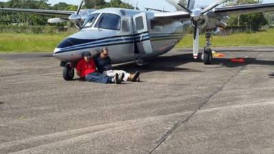 Los pilotos mexicanos fueron detenidos al final de la pista del aeropuerto Golosón de La Ceiba.