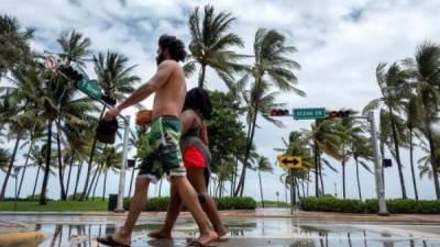 Incluso si el ojo de la tormenta permanece fuera de la costa, por supuesto que habrá un impacto sobre el terreno. EFE