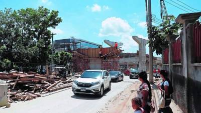 El Paso Merendón son dos puentes elevados que se construyen en la intersección entre el bulevar José Antonio Peraza y el hospital Mario Rivas. Fotos: Melvin Cubas