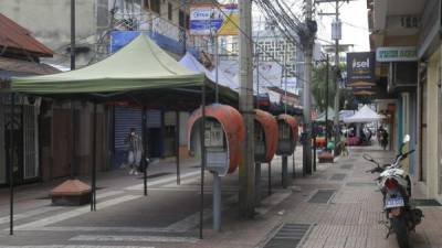 Varios sampedranos han denunciado el estado de la peatonal y colocan con nostalgia fotografías del recuerdo de cómo era este sitio. Fotos: Melvin Cubas.