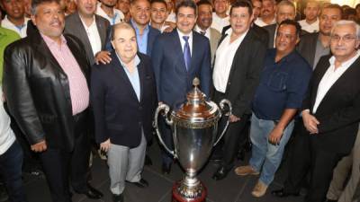 El Presidente Juan Orlando Hernández estuvo presente en la inauguración de la Copa que inicia este próximo fin de semana en diferentes partes del país.