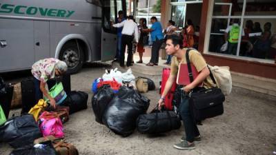 El fin de semana las terminales comenzaron a tener mayor flujo de viajeros hacia el interior del país.