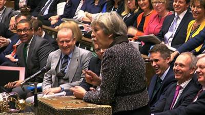 Theresa May se presentó en el Parlamento Europeo para notificar la salida de Gran Bretaña de la Unión Europea.