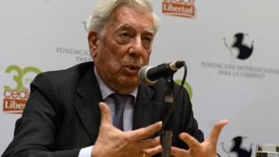 El peruano Mario Vargas Llosa participará hoy en un foro en Caracas.