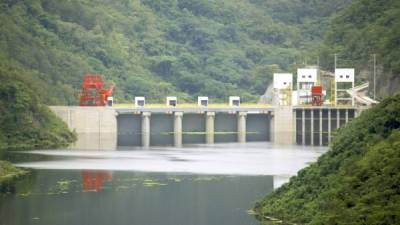 El martes se dijo que peligra la propia represa porque no se pueden operar las compuertas y el embalse llega a su nivel máximo.