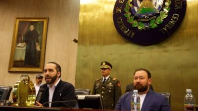 Bukele ingresó custodiado por militares al Congreso de El Salvador./EFE.