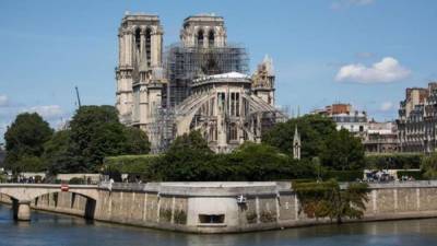Vista general de la Catedral de Notre-Dame, en París, este sábado. EFE