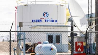 La empresa 'Colonial Pipeline' transporta al día hasta 2,5 millones de barriles de gasolina, diésel y combustible de aviación desde las refinerías del Golfo de México al sur y este de EEUU.