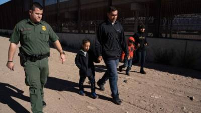Los inmigrantes que crucen ilegalmente la frontera en los próximos días serán sometidos a pruebas de ADN./AFP.