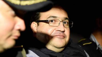 El exgobernador del estado mexicano de Veracruz, Javier Duarte, cuando era trasladado a la capital de Guatemala por la autoridades.