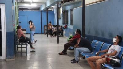 El centro de salud Miguel Paz Barahona, en barrio Medina, es el más concurrido de la ciudad. Foto: Franklyn Muñoz.