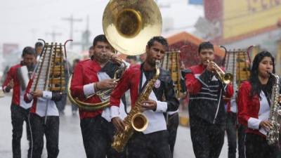 Actividades bajo la lluvia en Tegucigalpa.