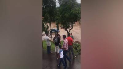 Los pobladores de Taulabé estaban preocupados por el caudal del río Tamarindo que cruza por esta zona.